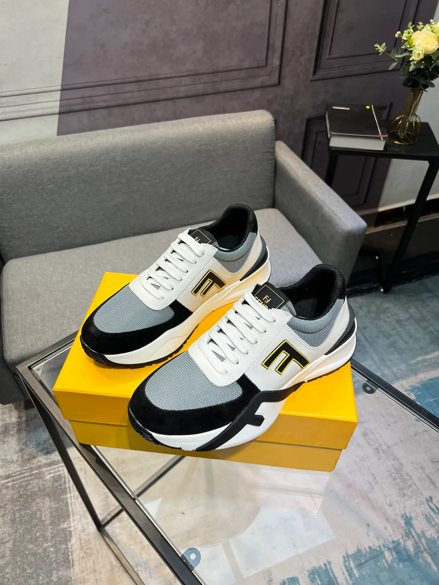 Men's shoes 💰540 FENDI men's fashionable casual shoes 👟Hot sale🔥 Official website 1:1 replica ⬆️Original quality - original leather - original breathable mesh lining original outsole 1:1 replica, code number 38-44 (45-46 customized)
